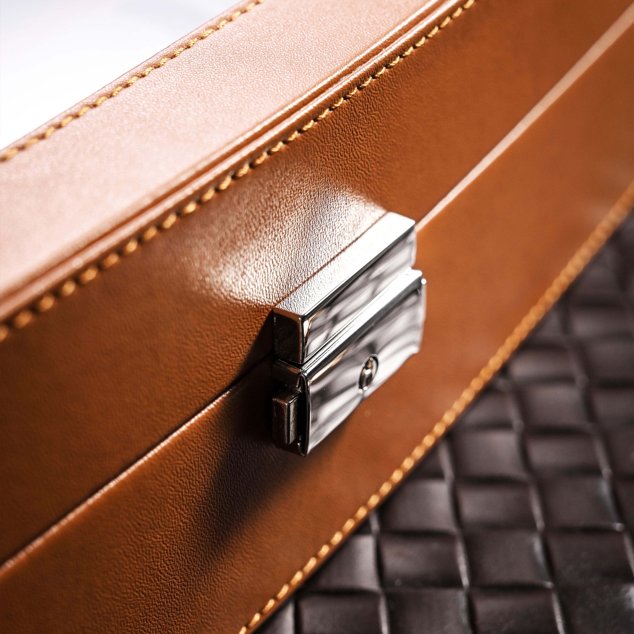 4-SLOT WATCH DISPLAY BOX