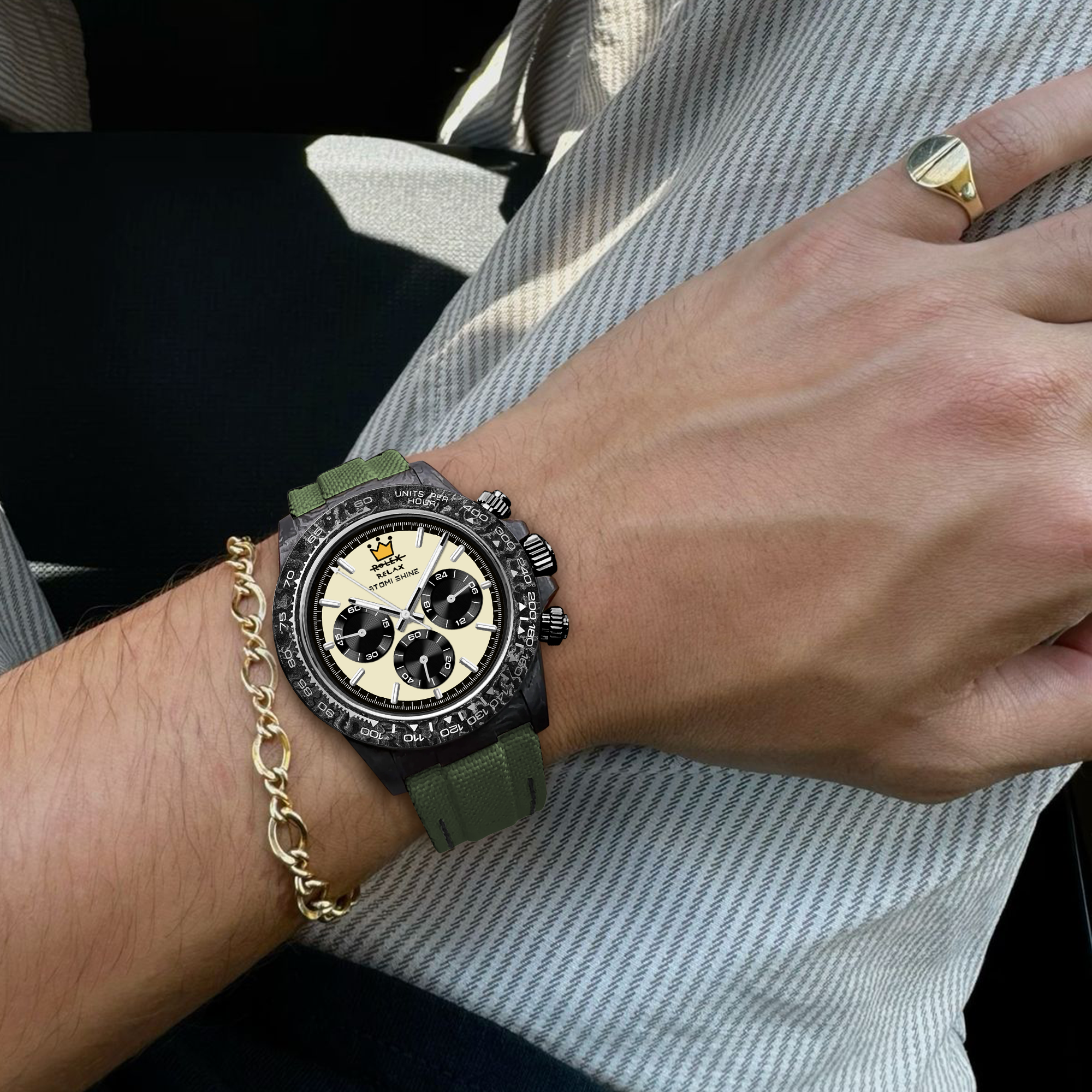 ساعة فيلوسيريكس المصنوعة من ألياف الكربون