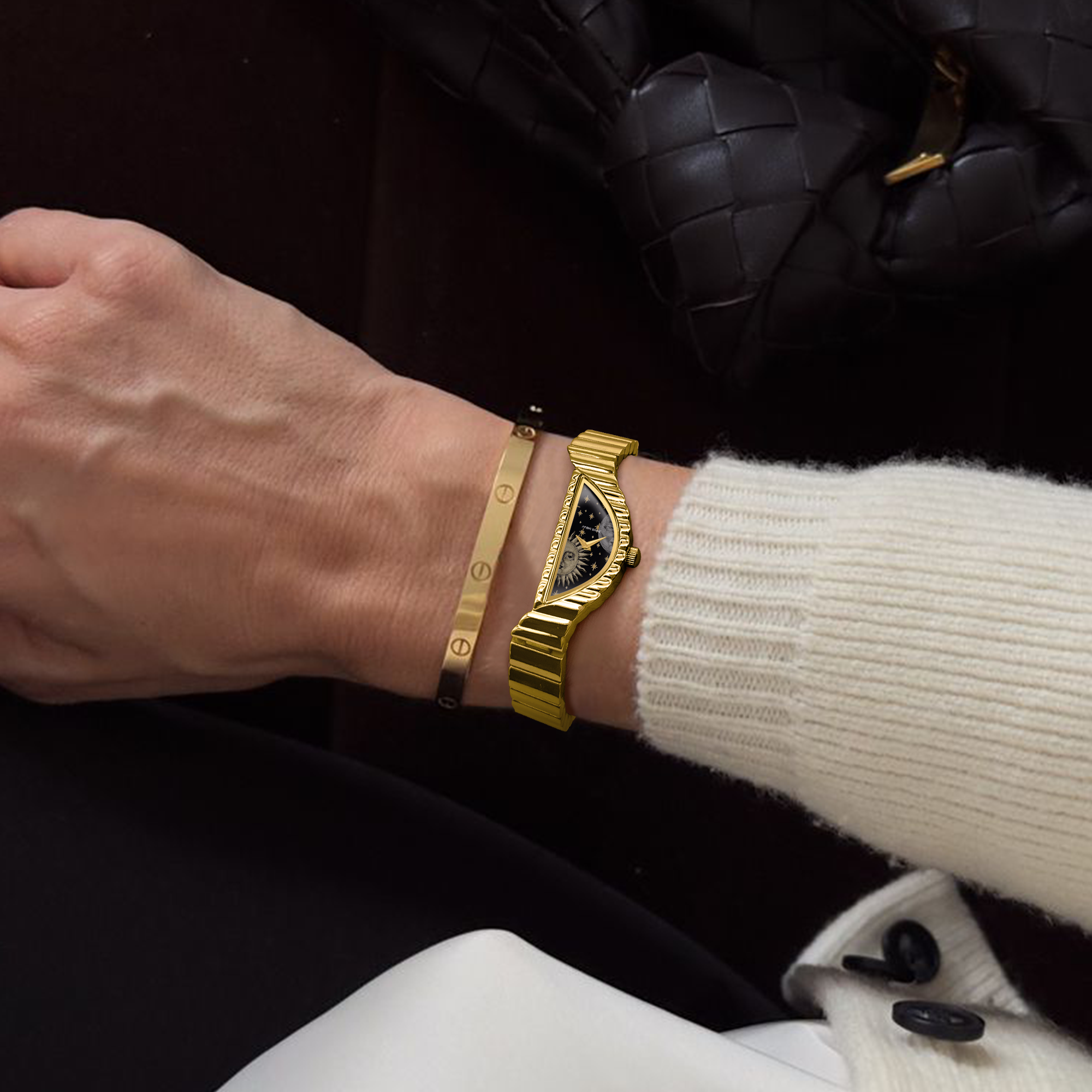 ساعة كلاسيكية للربع الأول