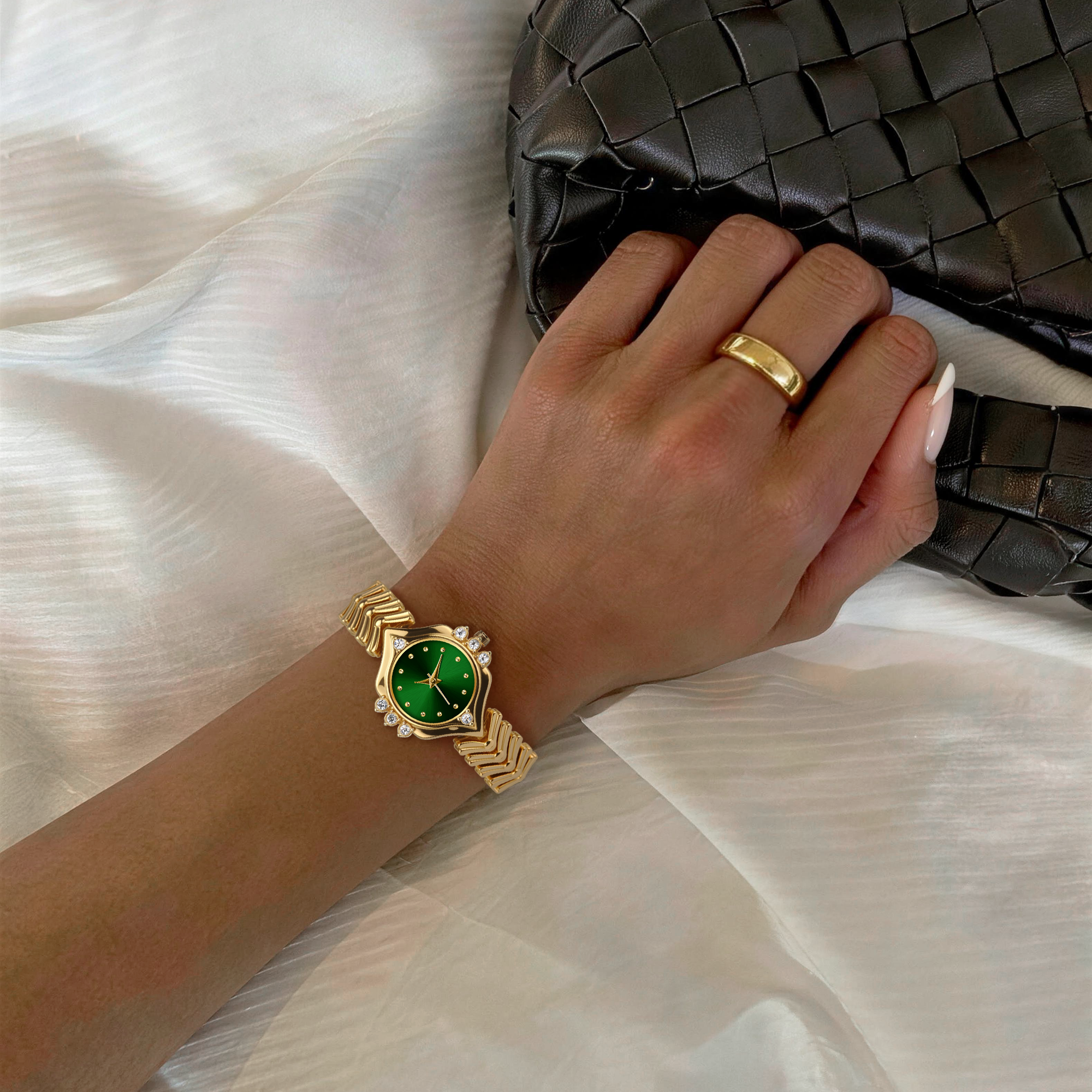 CHEVRON VECTOR CLASSIC WATCH