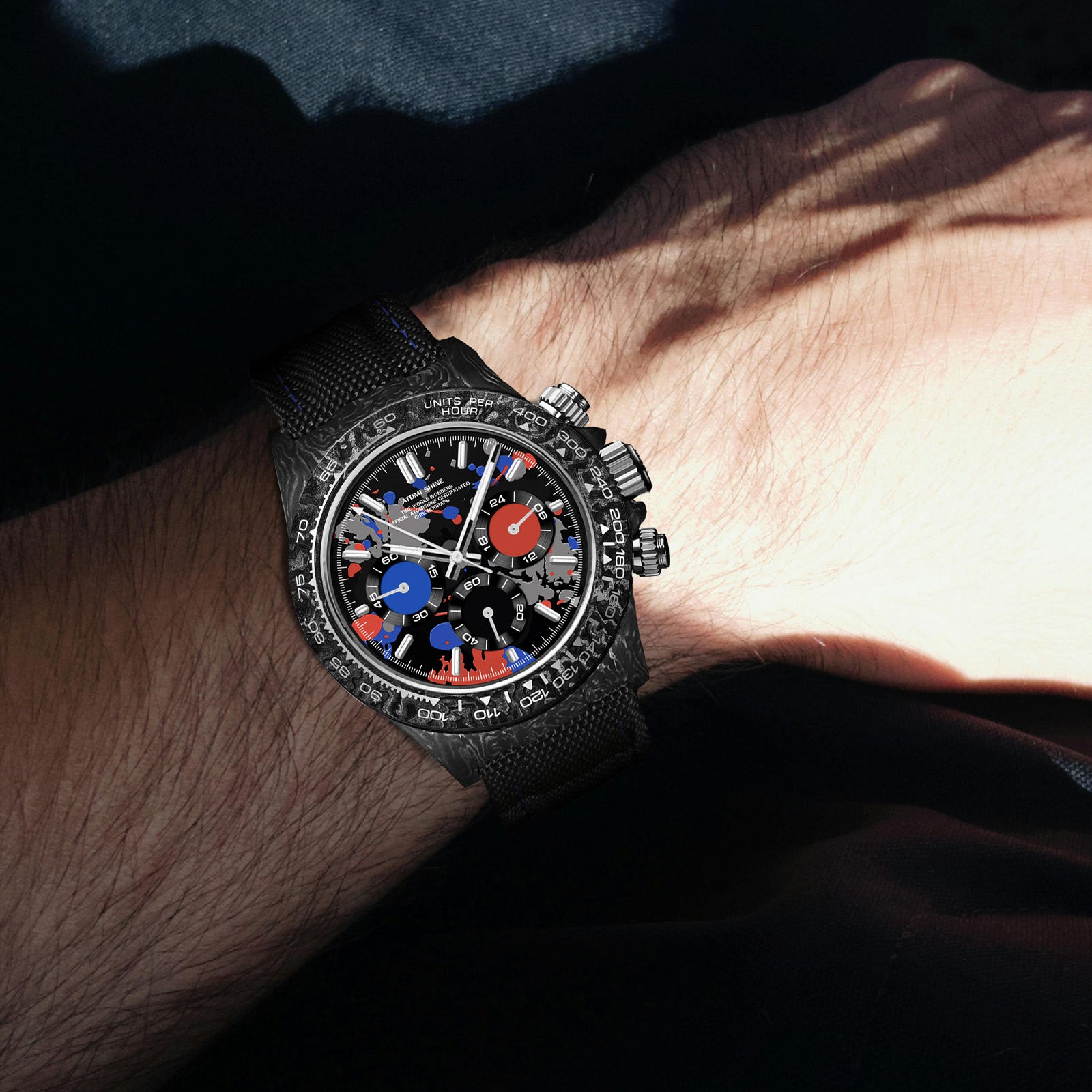 ساعة فيلوسيريكس المصنوعة من ألياف الكربون