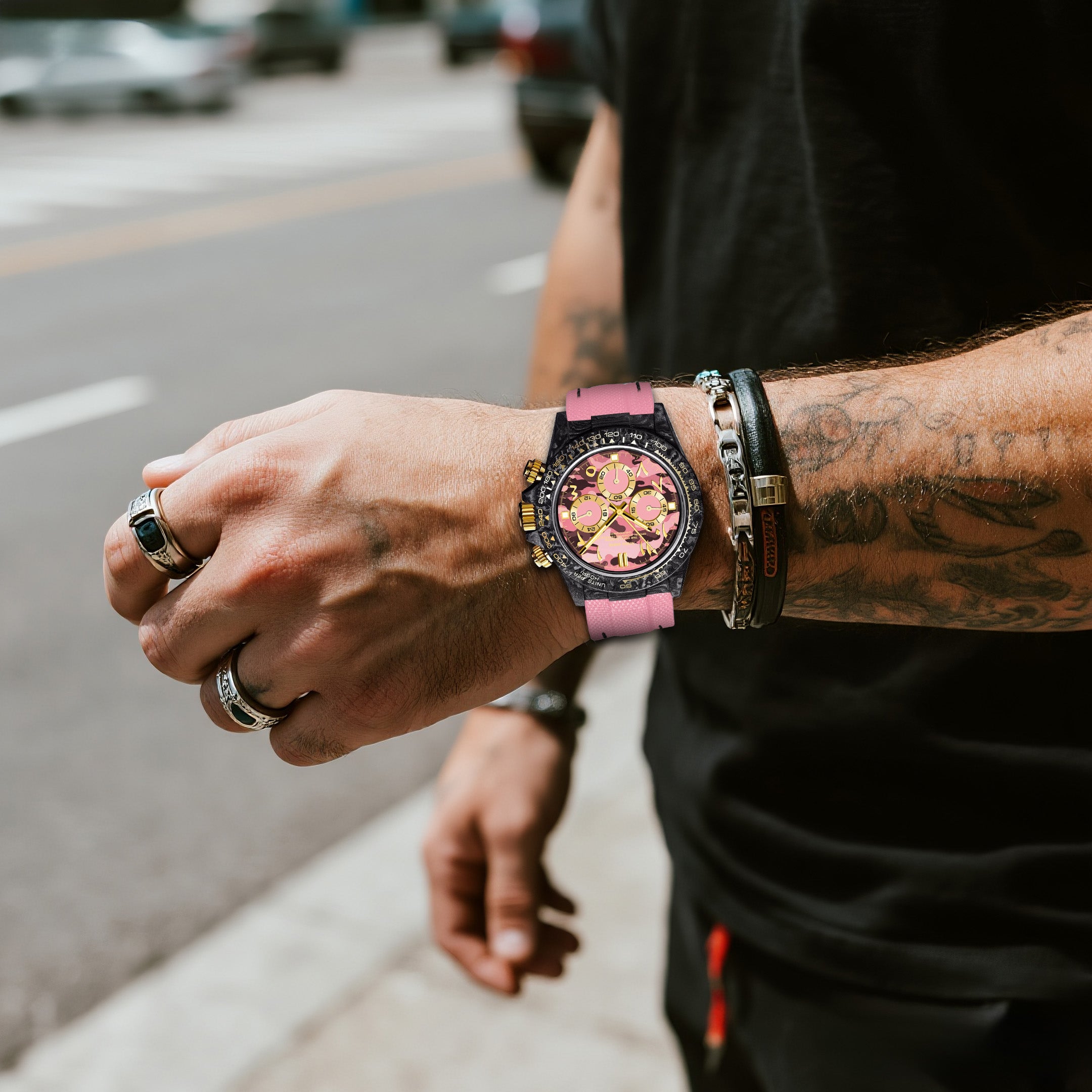 ساعة فيلوسيريكس المصنوعة من ألياف الكربون