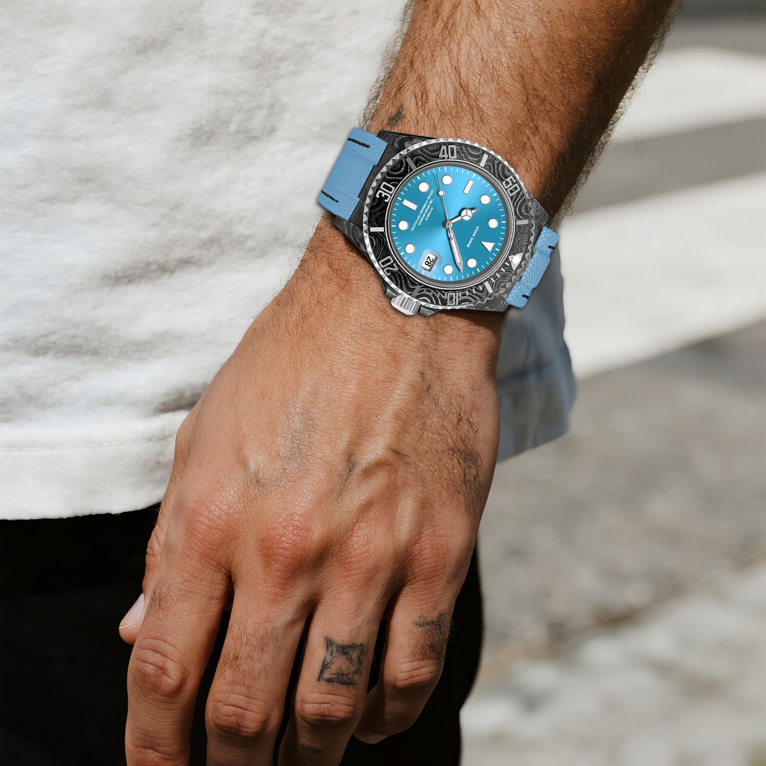 RELOJ DE FIBRA DE CARBONO HYDROCORE