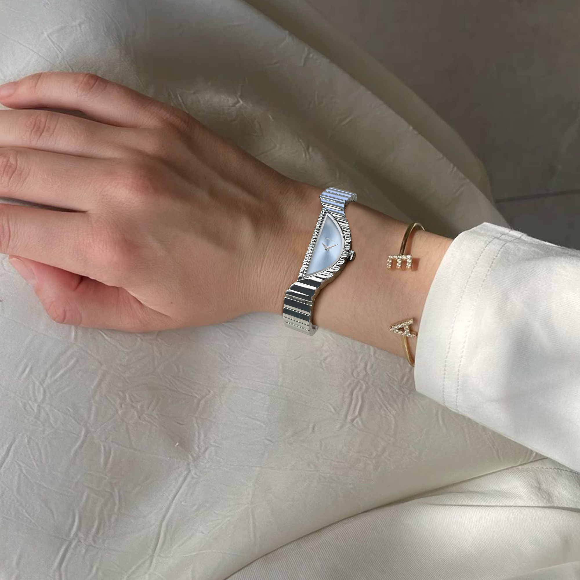 RELOJ CLÁSICO DEL PRIMER CUARTO