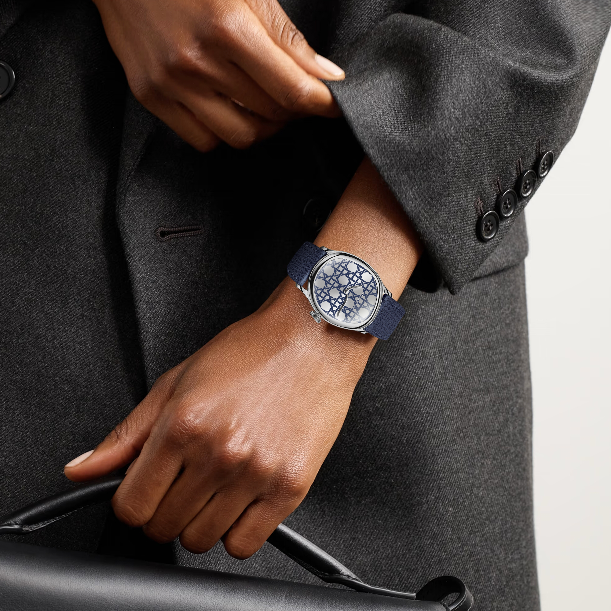 MONTRE CLASSIQUE ILLUSION