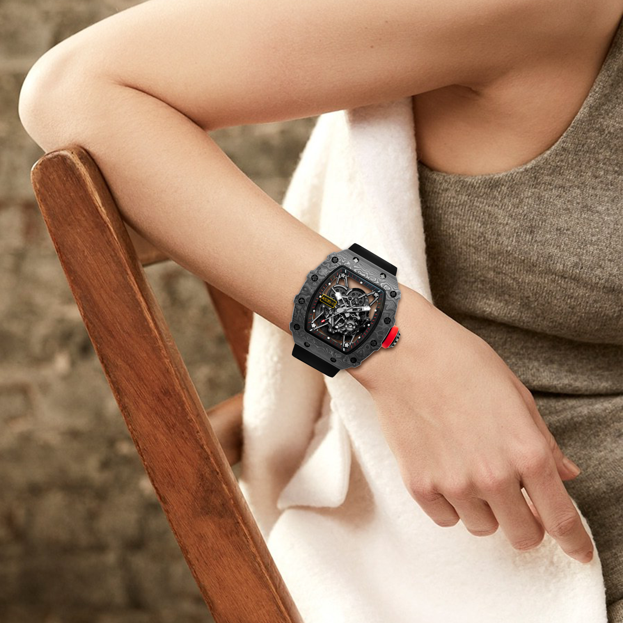 MONTRE MOTEUR CARBONE