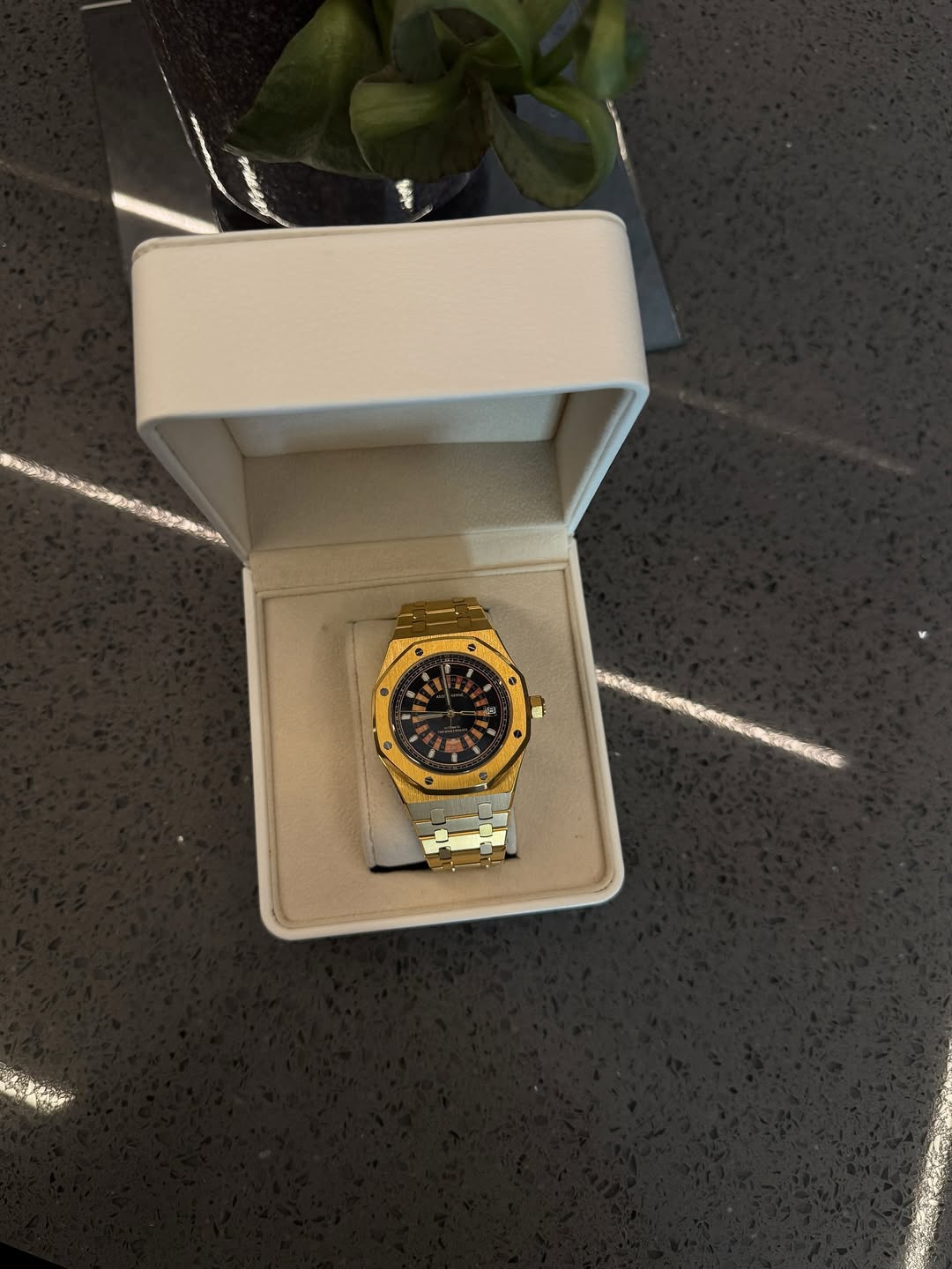 MONTRE CLASSIQUE OCTAFORMA